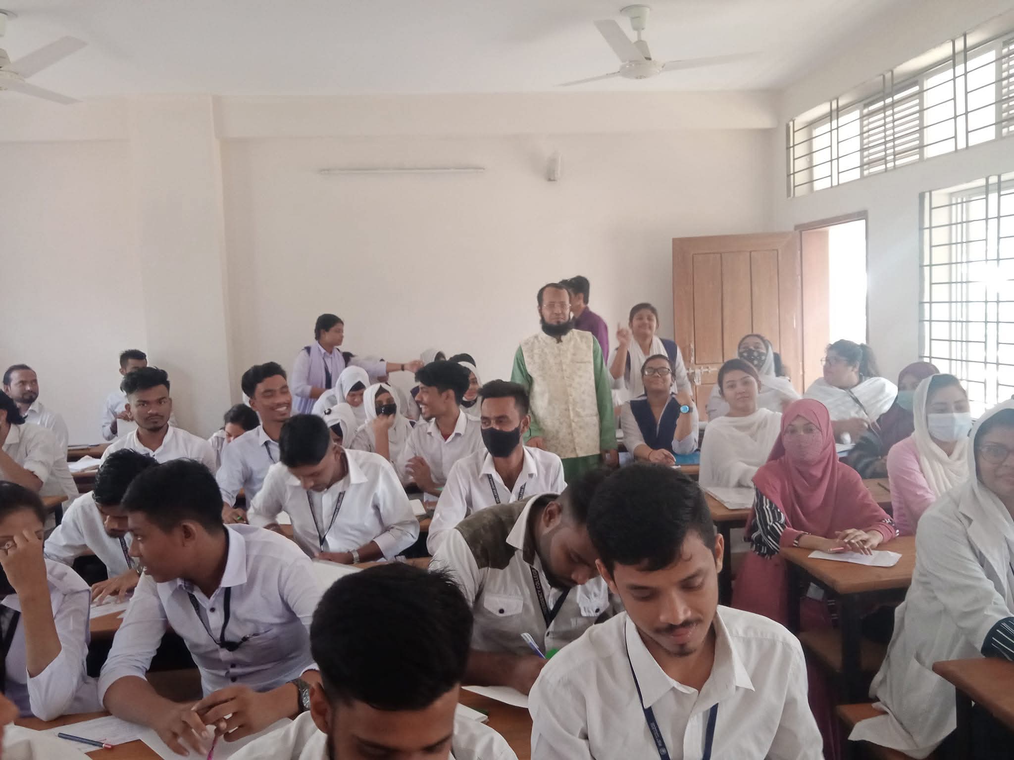 একাদশ শ্রেণিতে ভর্তি চলছে